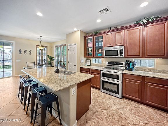 3rd image of 15128 W WESTVIEW Drive