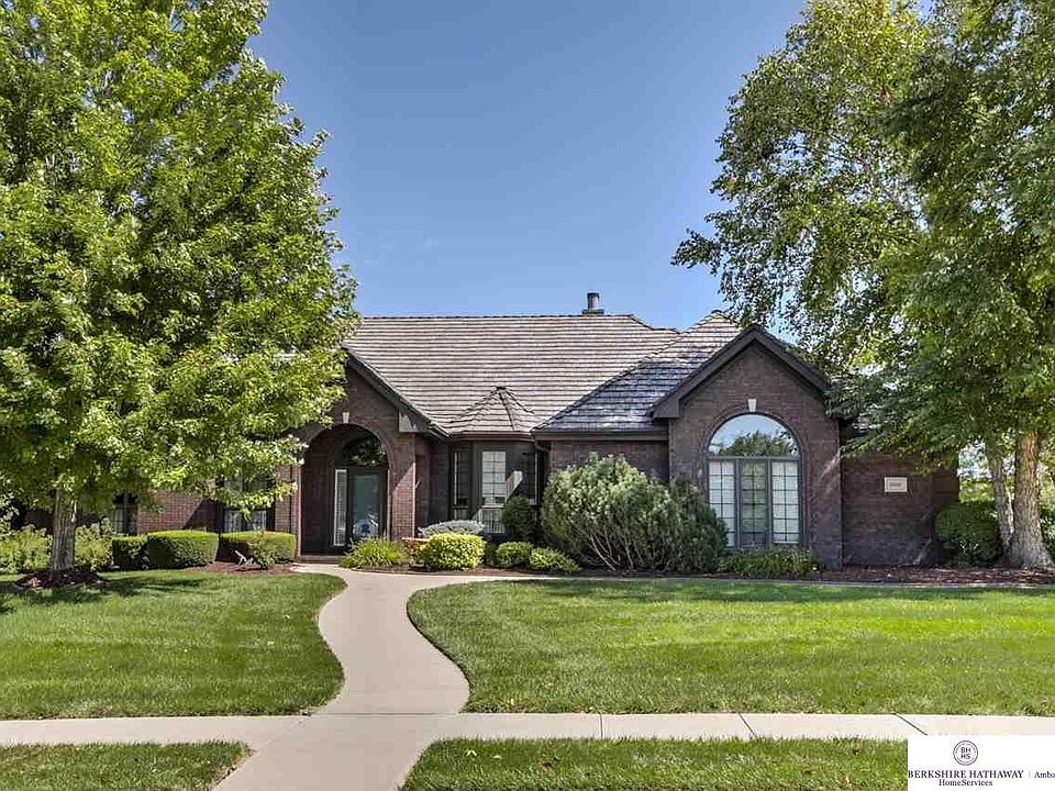 1st image of 3335 N 143rd Cir