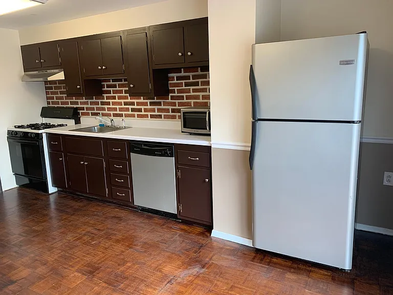 532 New Elm St — Photo 7