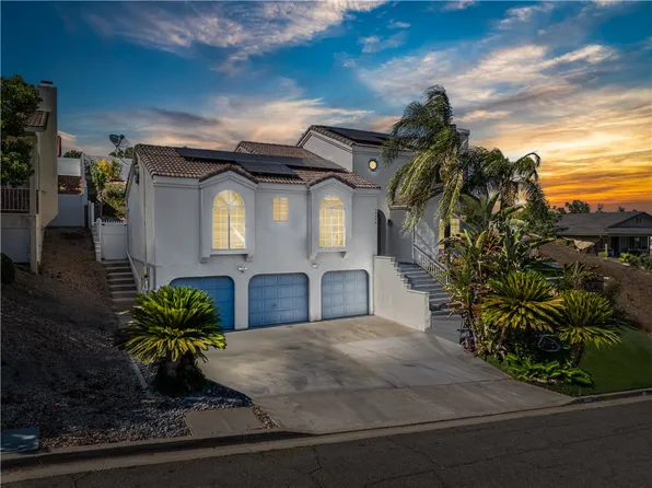 30846 Early Round Dr, Canyon Lake, CA 92587