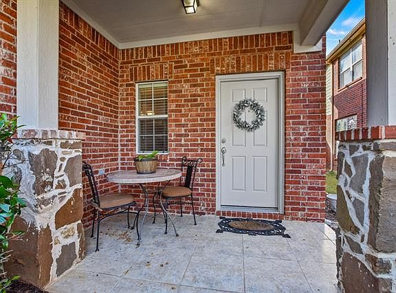 2nd image of 411 Kirby Dr