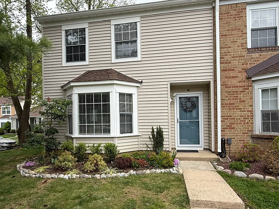 23 Cloister Ct #23
