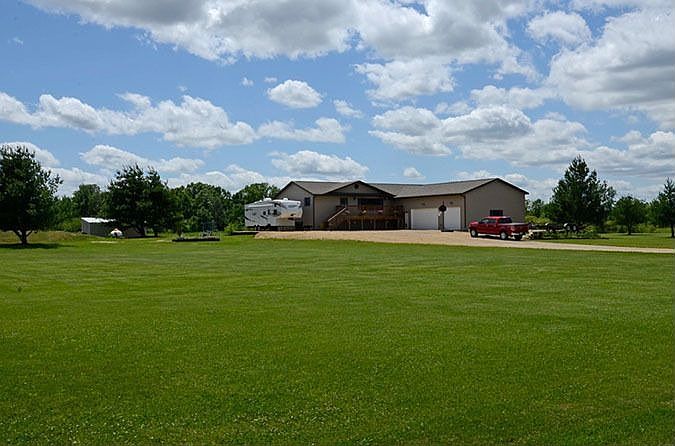 1st image of 33735 Grosbeak Ave