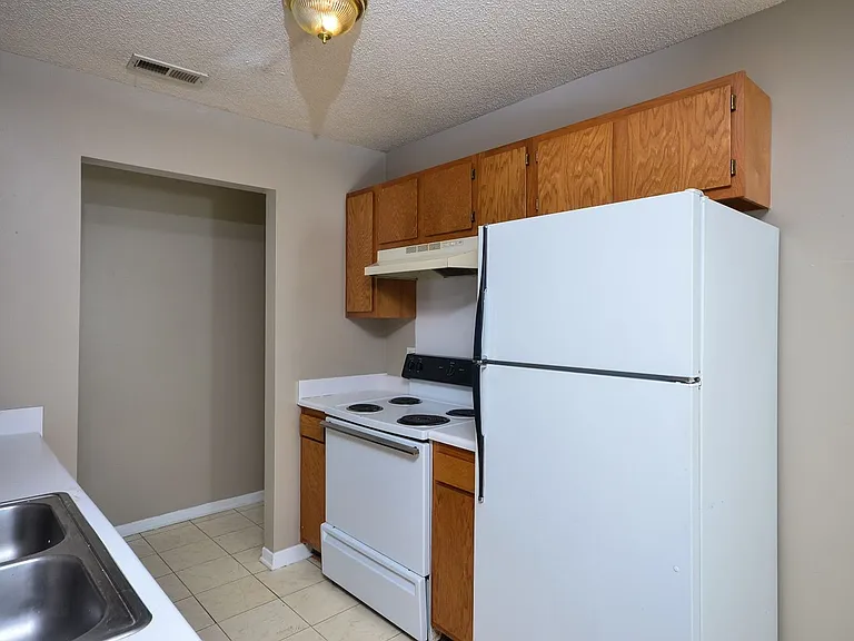 707 Virginia Ave — Photo 6