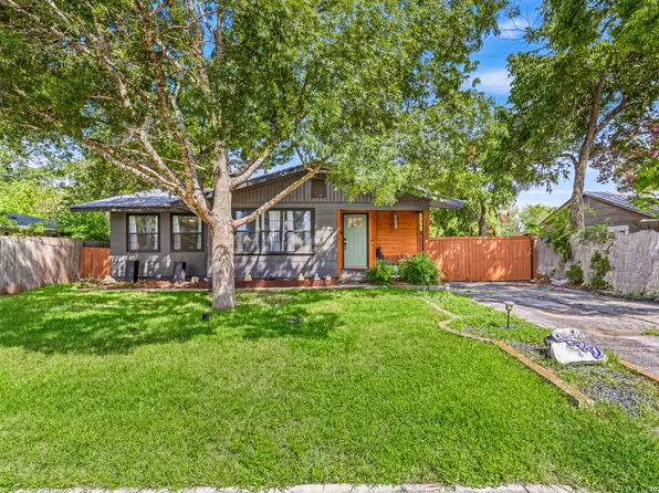 1520 W BRIDGE ST, New Braunfels, TX 78130
