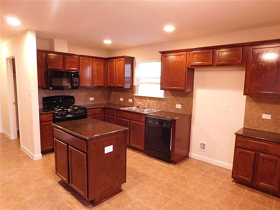 4th image of 2304 Nestlewood Dr