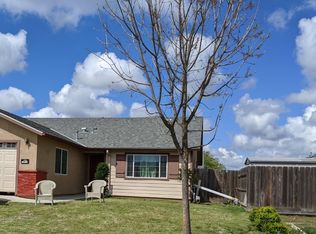 31077 Wolf St, Goshen, CA 93291