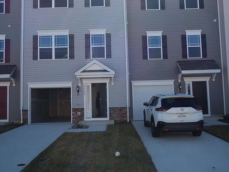 2504 Boeing Way — Photo 1