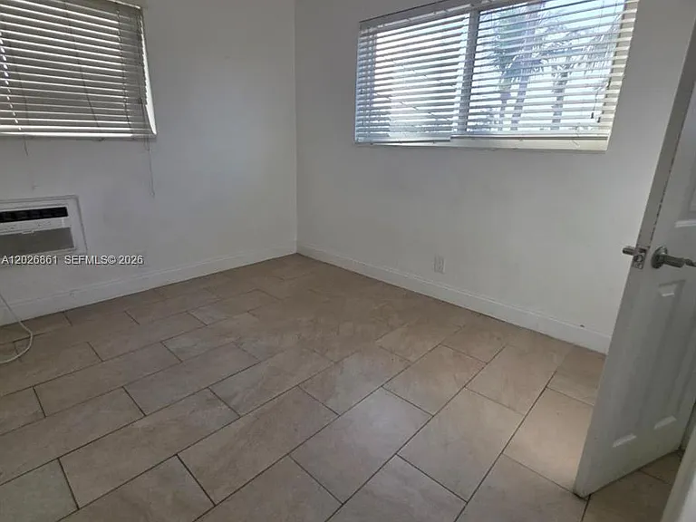 7155 Rue Notre Dame #6 — Photo 10