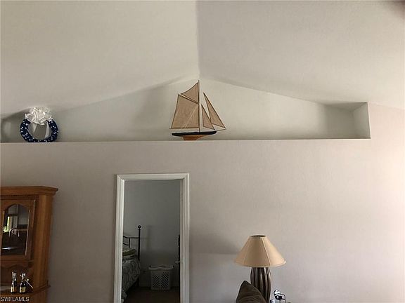 5th image of 519 Cypress Ave S