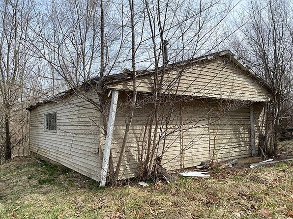 128 E Wood St, Oakford, IL 62673