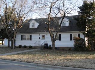 1305 W Park Ave, El Dorado, KS 67042