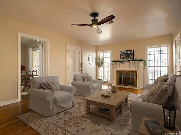 4th image of 2042 W MAGNOLIA AVE