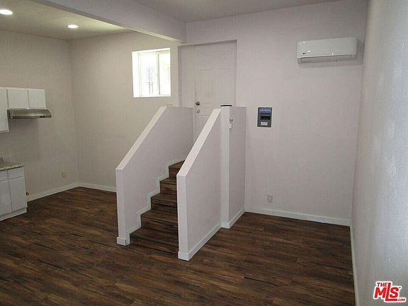 3rd image of 3301 Malabar St