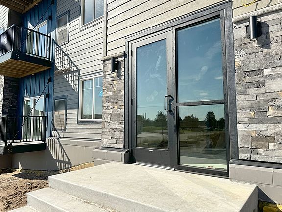 4th image of 13896 Birdie Ln SE #103