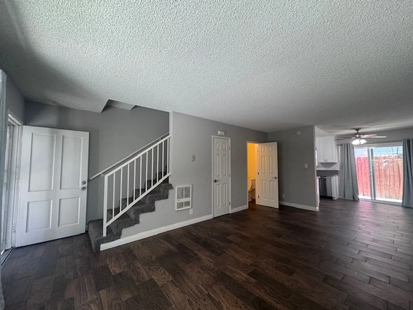 Alamitos Beach Apartment — Photo 2