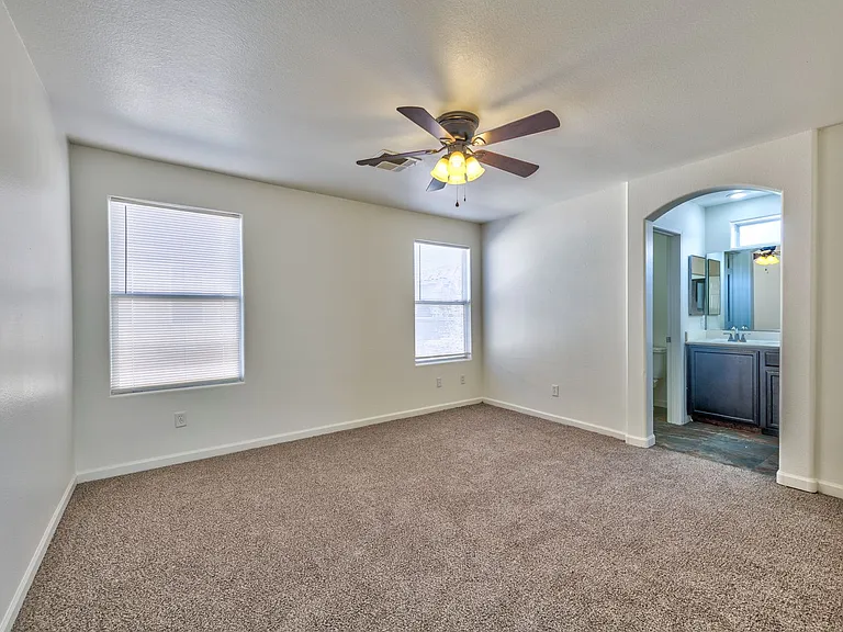 949 Medina De Leon Ave — Photo 16