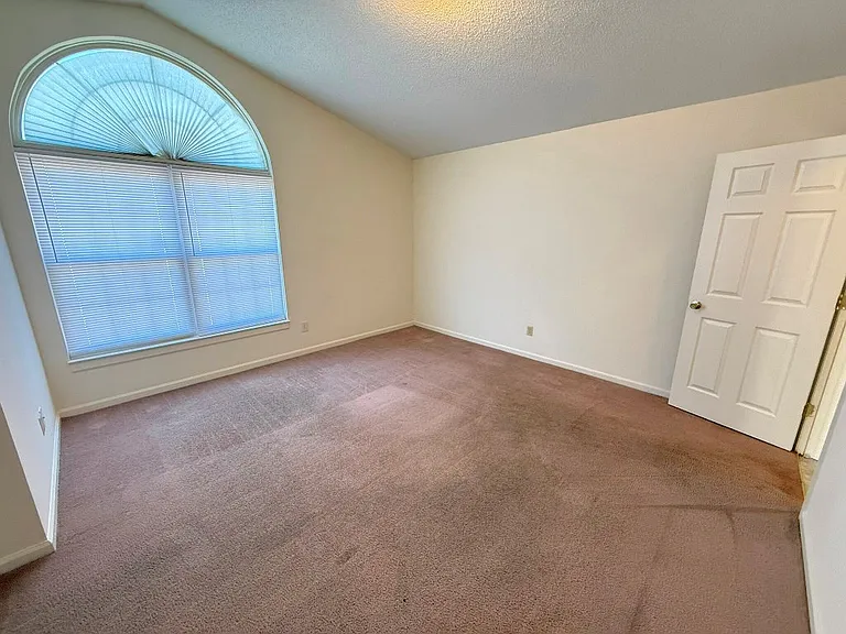 104 W Victoria Ct #F — Photo 16