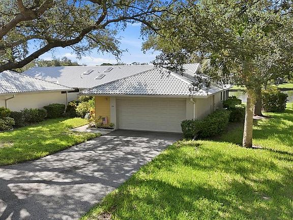 2nd image of 214 SOUTHAMPTON DRIVE #327