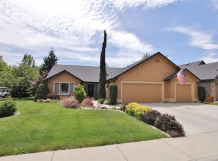 921 S Clear Lake Pl, Eagle, ID 83616