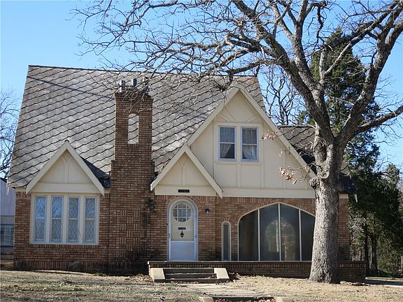 2nd image of 1101 Sunset Dr