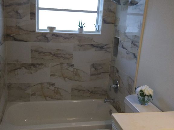 2nd image of 19009 SE Hillcrest Dr