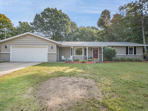 2nd image of 4721 65th St