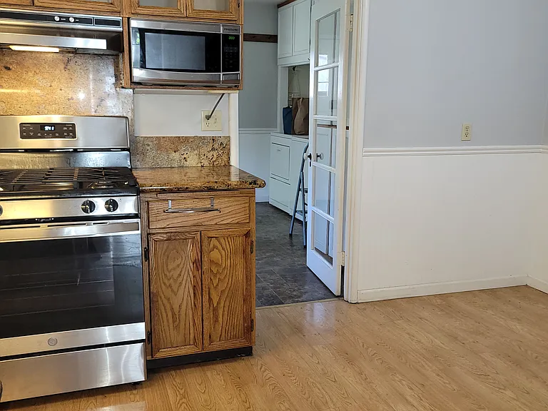 720 Olive St — Photo 7