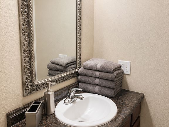 3rd image of 300 N 25th St #107
