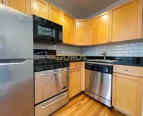 Rented by City Connections Realty | media 20