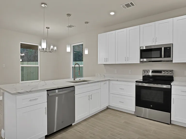 5619 Barkridge Dr — Photo 8