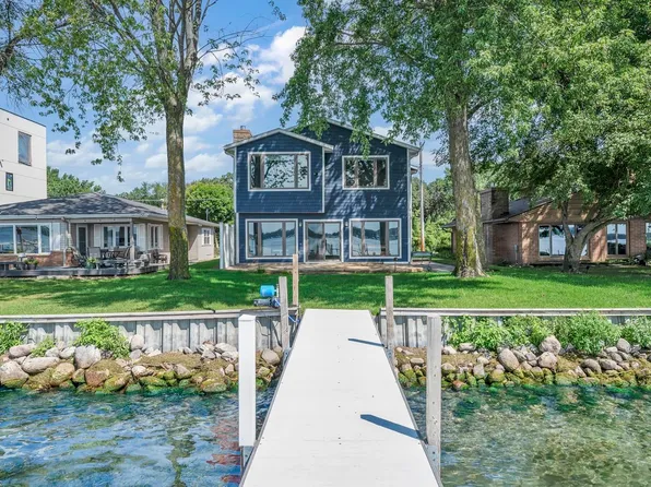 2209 Lakeshore Dr, Milford, IA 51351