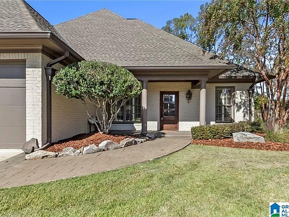 3rd image of 746 Cambridge Ln