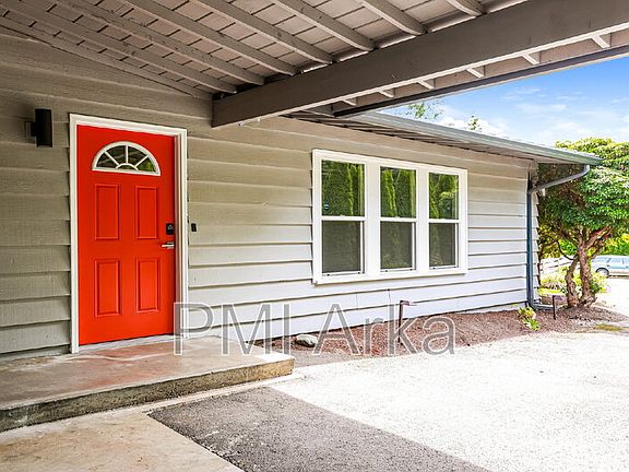 2nd image of 33 243rd Pl SE