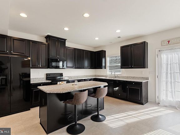 4th image of 1242 Carrick Ct