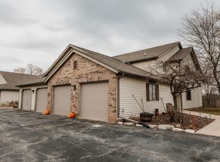 W194S7782 Overlook Bay Rd APT G, Muskego, WI 53150