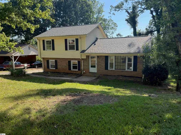 309 Willow Oaks Dr, Spartanburg, SC 29301