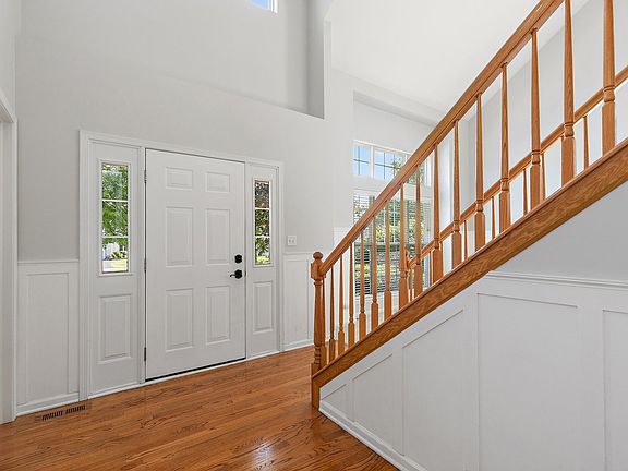 3rd image of 681 Hammer Ln
