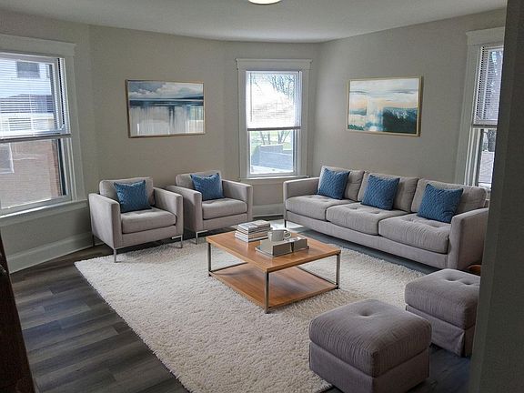 2nd image of 2031 Hewitt Ave Unit 2