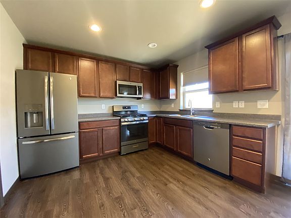 3rd image of 114 Wild Rose Ln