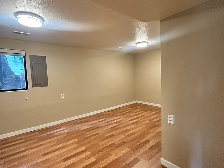 995 E Loch Maree Dr — Photo 2