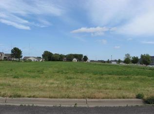 1423 Prairie Ave, Glencoe, MN 55336