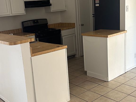 2nd image of 8851 Meadow Range St