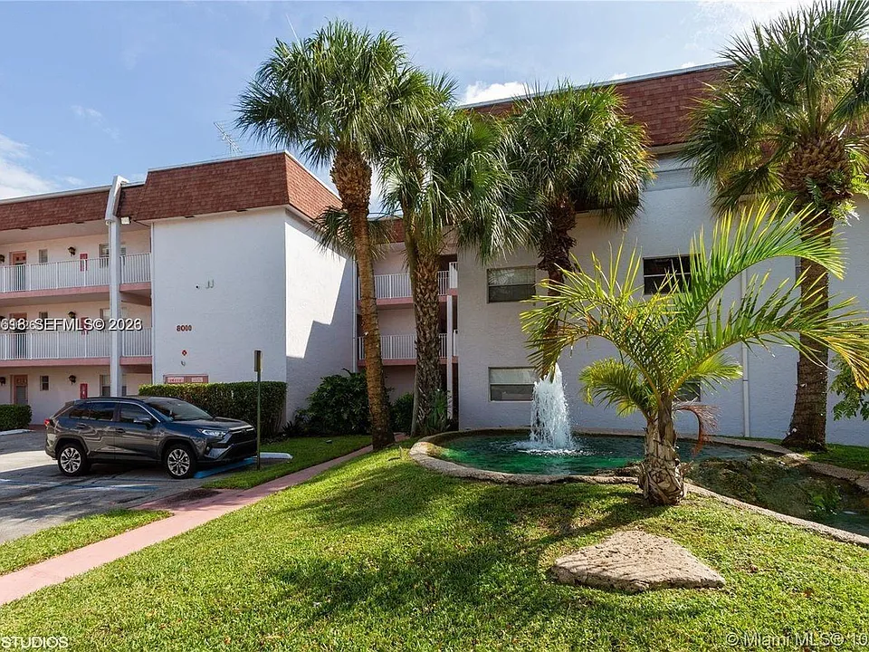 8000 Lagos De Campo Blvd #A-303