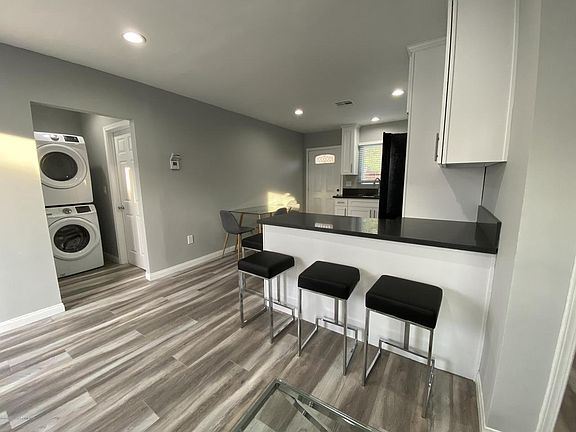 3rd image of 500-A N Isabel St