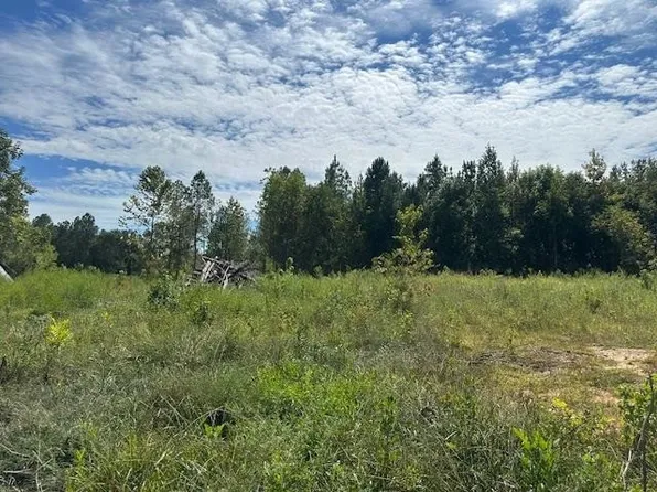 698 W Main St, Adamsville, TN 38310