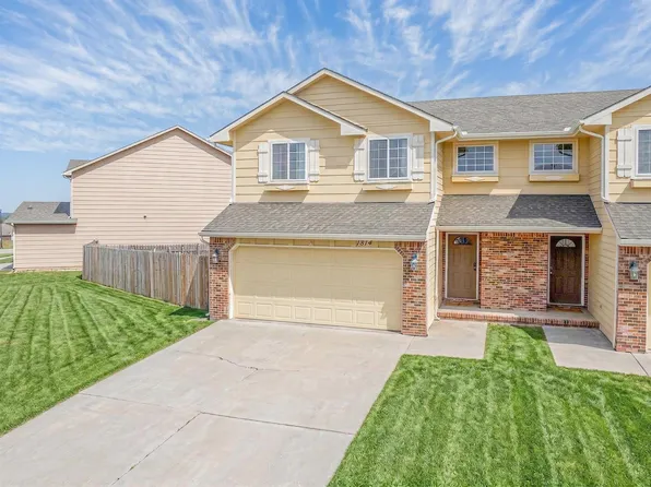 1814 Lydia Ln, Junction City, KS 66441