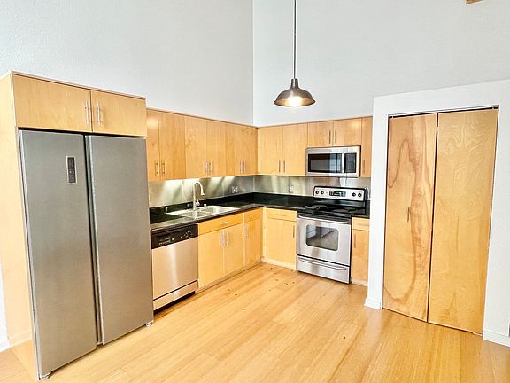 5th image of 175 Bluxome St Unit 107