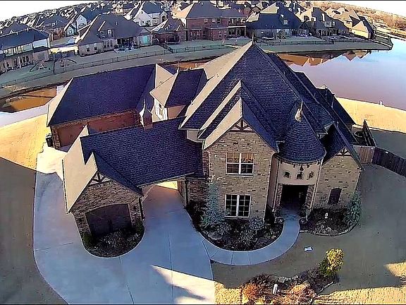 2nd image of 15317 Salem Creek Pl