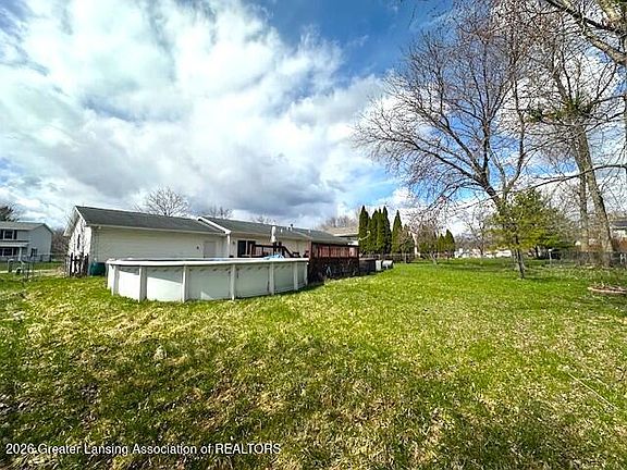 3rd image of 1584 Stonehaven Dr